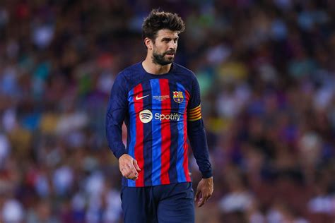 Barcelona defender Gerard Pique to take ‘drastic’ pay cut - report ...