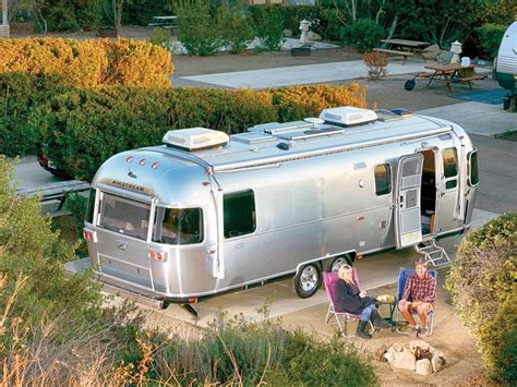 Top 8 Best RVs For Full Time Living And Travel