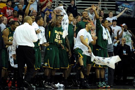 Members of the Norfolk State University basketball team celebrate their ...