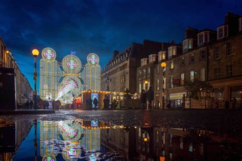 Edinburgh Christmas Market 2019 (Dates, Opening Hours, Hotels)