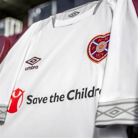 New Hearts Away Strip 18-19 | HMFC unveil white & silver kit | Football Kit News