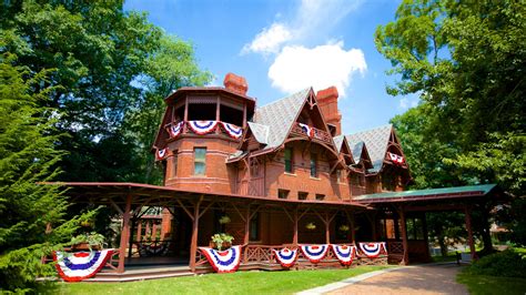 Mark Twain House & Museum, Asylum Hill holiday accommodation: short-term house rentals ...