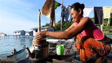 Bajau Tribe: People and Cultures of the World | THE WORLD HOUR