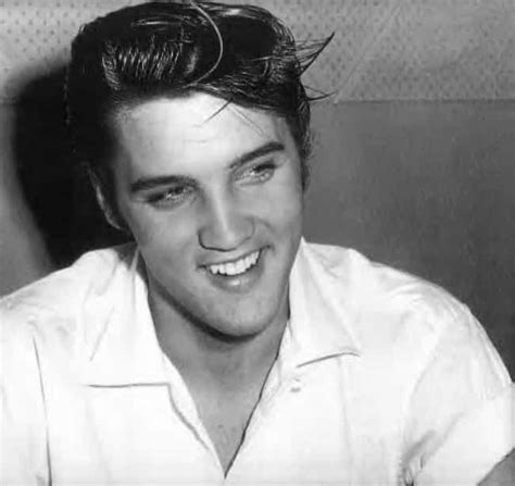 29 Handsome Pictures of Young Elvis Presley