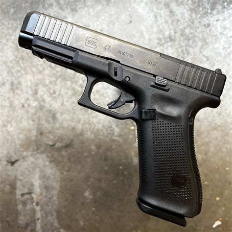 9mm Glock 17 Semi Automatic Pistol