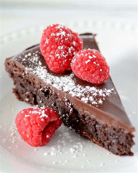 Flourless Chocolate Cake {BEST Gluten-Free Dessert!} | Lil' Luna