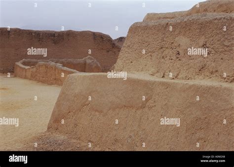 Archaeological site Ciudadela Tschudi of the Chan Chan culture near Trujillo Stock Photo - Alamy