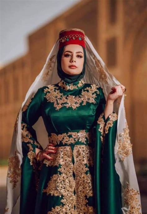 Traditional abbasid Iraqi clothing