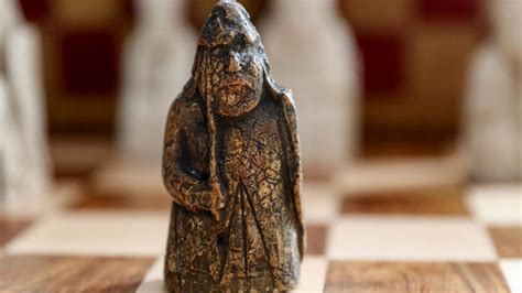 Lewis Chessmen held in Edinburgh museum recreated in 3D images - BBC News