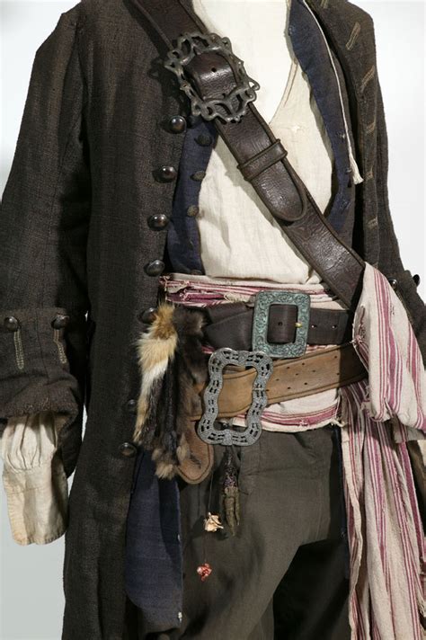 Pirate outfit, Pirate garb, Pirate fashion