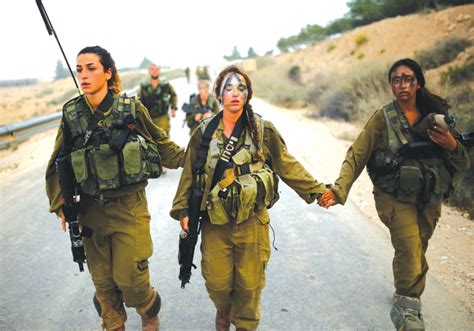 Women in combat: IDF soldiers on guard over Passover – CNM Newz