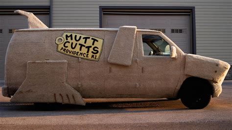 ‘Dumb & Dumber’ Dog Van for Sale Is a Replica But It’d Still Be a Fun Daily