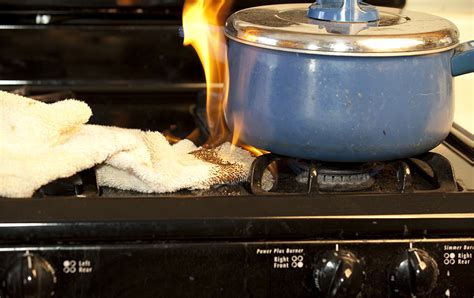 Cooking Fire Safety | Travelers Insurance