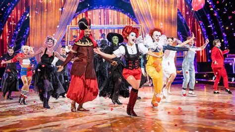 Strictly Come Dancing viewers have mixed reaction to bizarre opening ...