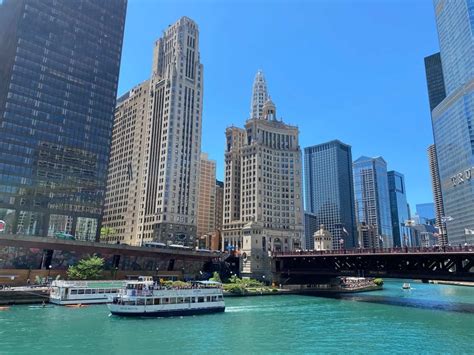 Plan A Unique And Premier Dinner Cruise On The Chicago River!