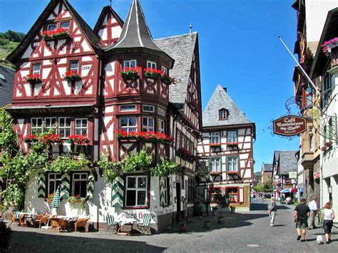 A Turret-Studded Meander Along the Rhine by Rick Steves