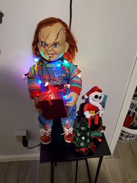 Chucky christmas display : r/Chucky