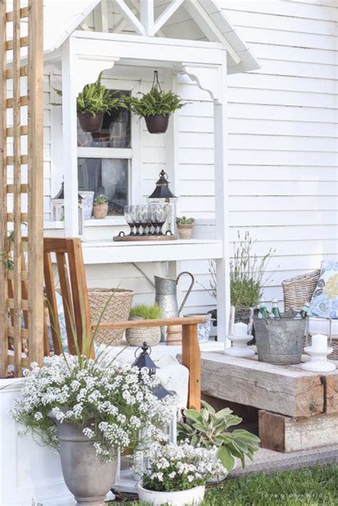 farmhouse-summer-patio-decor