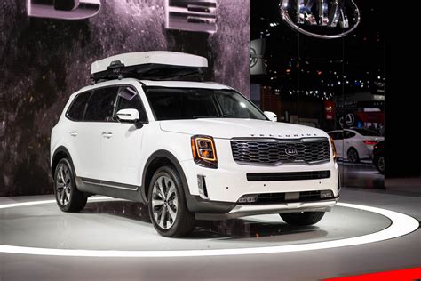 2020 Kia Telluride debuts: Finally in the big crossover SUV game