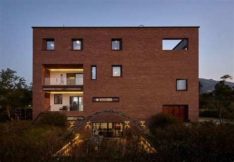 Gallery of The Bricks House / HGE Architect - 3