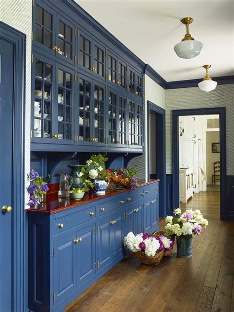 A Traditional and Classic Dutch Colonial in New Jersey – Blue and White Home #bluek… | Colonial ...