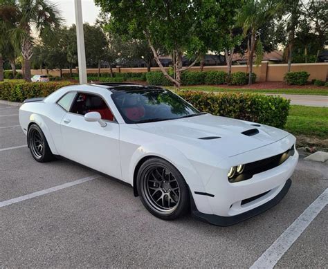 Dodge Challenger 392 Scat Pack Widebody White BC Forged TD02 | Wheel Front