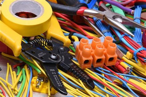 NFPA 70E: What the 2018 Standard for Electrical Safety in the Workplace Provides - ANSI Blog