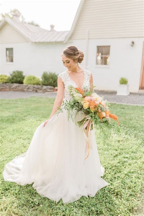 Pretty pink barn wedding inspiration with creative cocktails & desserts