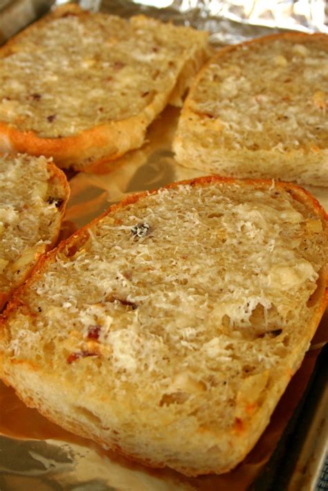 Roasted Garlic Bread | Mom-Makes...