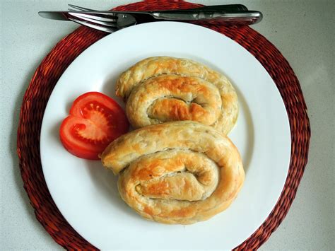 Around the World - in favorite recipes: Bosnian Pita with Potato Filling ('Krompiruša')