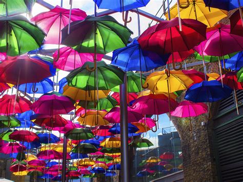 Banco de Imágenes Gratis: Paraguas de colores - Opened colorful umbrellas