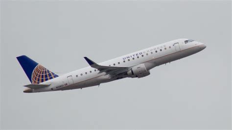 United Express Embraer 175 N108SY takeoff from SFO DSC_095… | Flickr