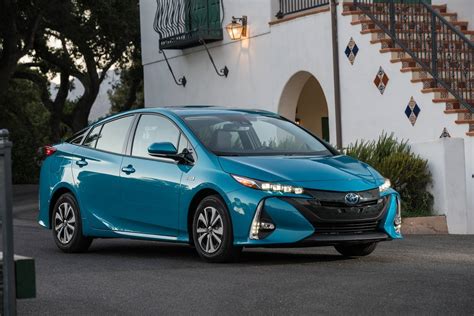 Toyota Prius Prime Is Aggressively Efficient