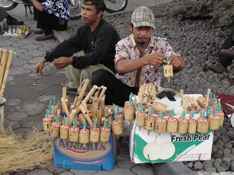 Penting! Mengenalkan Mainan Tradisional Pada Anak Jaman Now - BangIzalToy.Com