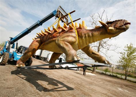 Field Station: Dinosaurs to Open in Secaucus, N.J. - The New York Times