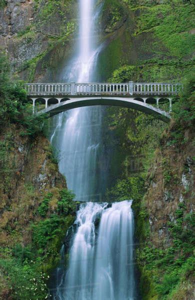 Bridge across Multnomah Falls, Columbia River Gorge, Oregon, USA - Stock Photo - Dissolve