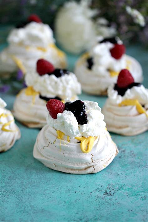 mini pavlova recipe mary berry