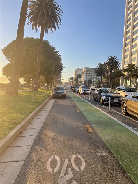 Parking in the protected bike lane : r/badparking