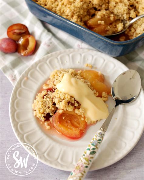 Plum Crumble with Oats - Sew White