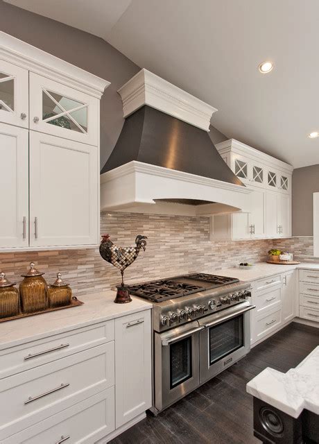 18 Gorgeous Kitchens With Natural Stone Backsplash