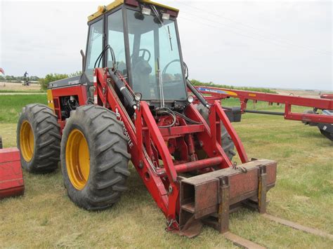 VERSATILE 256 BI-DIRECTIONAL TRACTOR; 1960 Hours Showing, Cab End 3 PTH & PTO, 2 Hydraulics, 16