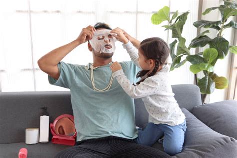 550+ Father Brushing His Daughter Hair Stock Photos, Pictures & Royalty-Free Images - iStock