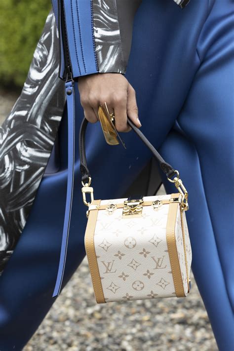 Louis Vuitton Resort 2024 Fashion Show Details | The Impression