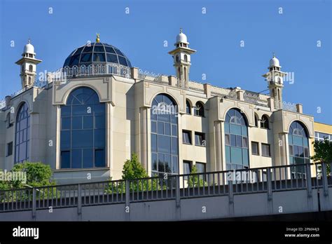 Umar Ibn Al Khattab Mosque, Wiener Strasse, Kreuzberg, Berlin, Germany ...