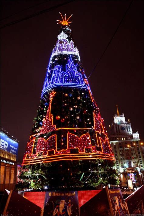 Christmas Trees of Moscow, Russia | English Russia | Christmas tree art, Christmas tree ...