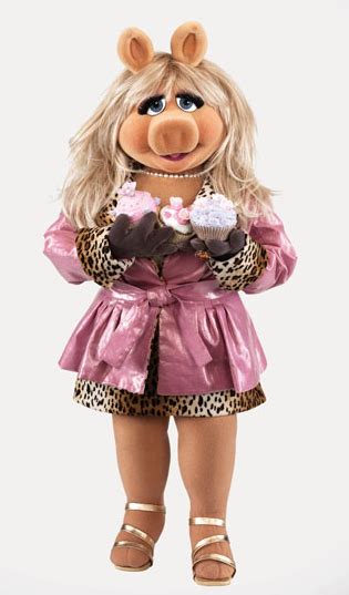 Your Favorite Miss Piggy Outfits? | Page 5 | Muppet Central Forum