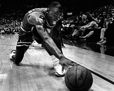 Michael Jordan and the Loose Ball - Basketball Egg