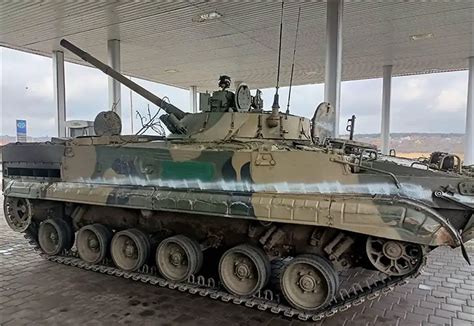 Ukrainian soldiers captured enough Russian BMP-3 IFVs to equip one ...