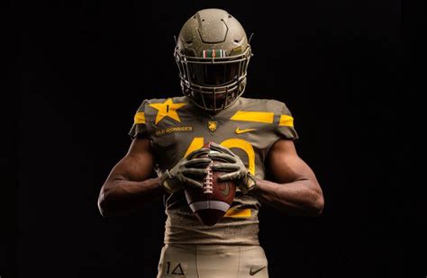 Army Football Reveals WWII-Themed Uniform for Navy Matchup – HistoryNet.com