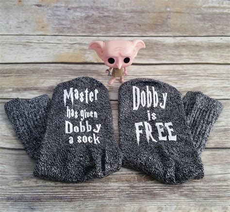 26 Subtle Ways To Show Your Love For "Harry Potter" | Free dobby, Dobby sock, Harry potter socks